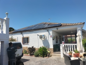 Instalación fotovoltaica Montroi
